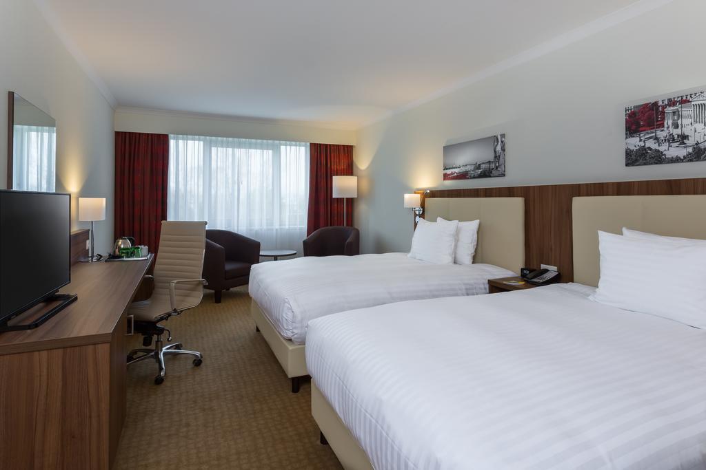 Hilton Garden Inn Vienna South 외부 사진