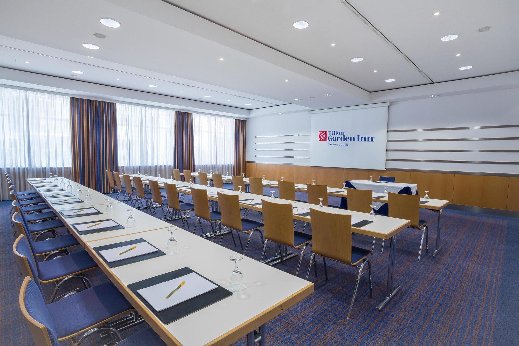 Hilton Garden Inn Vienna South 외부 사진